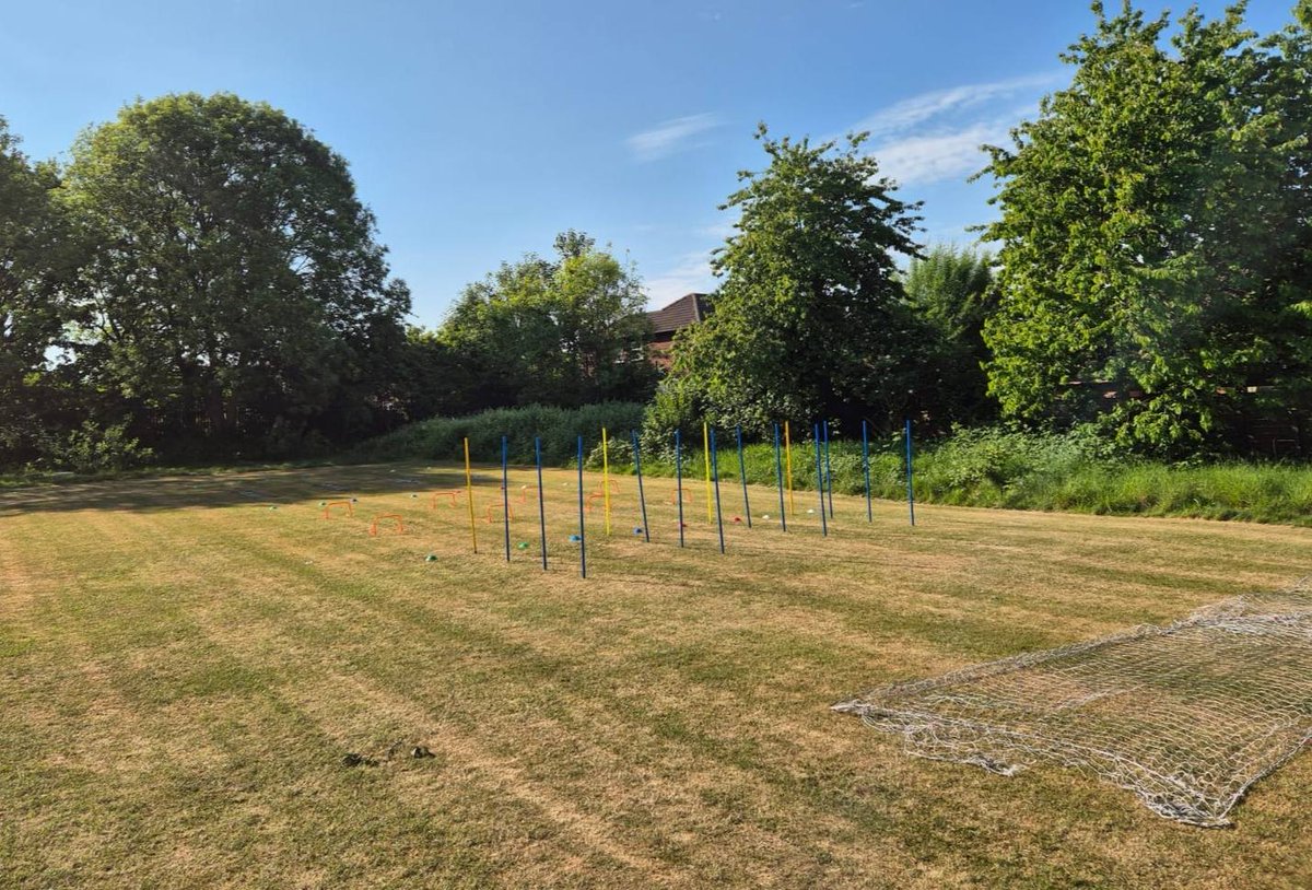 PSCL_09's tweet image. 🥳After another incredible #SportsDay at the Broadstone Hall this week, we're gearing up for more #SportsDays at partner schools🥳

⚽️KS2 put on an excellent display of sportsmanship and effort this week, and we can't wait to see what KS1 show us today⚽️