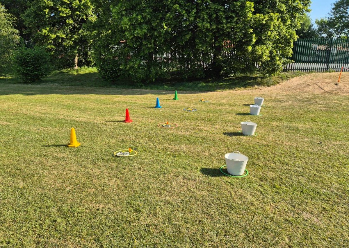 PSCL_09's tweet image. 🥳After another incredible #SportsDay at the Broadstone Hall this week, we're gearing up for more #SportsDays at partner schools🥳

⚽️KS2 put on an excellent display of sportsmanship and effort this week, and we can't wait to see what KS1 show us today⚽️