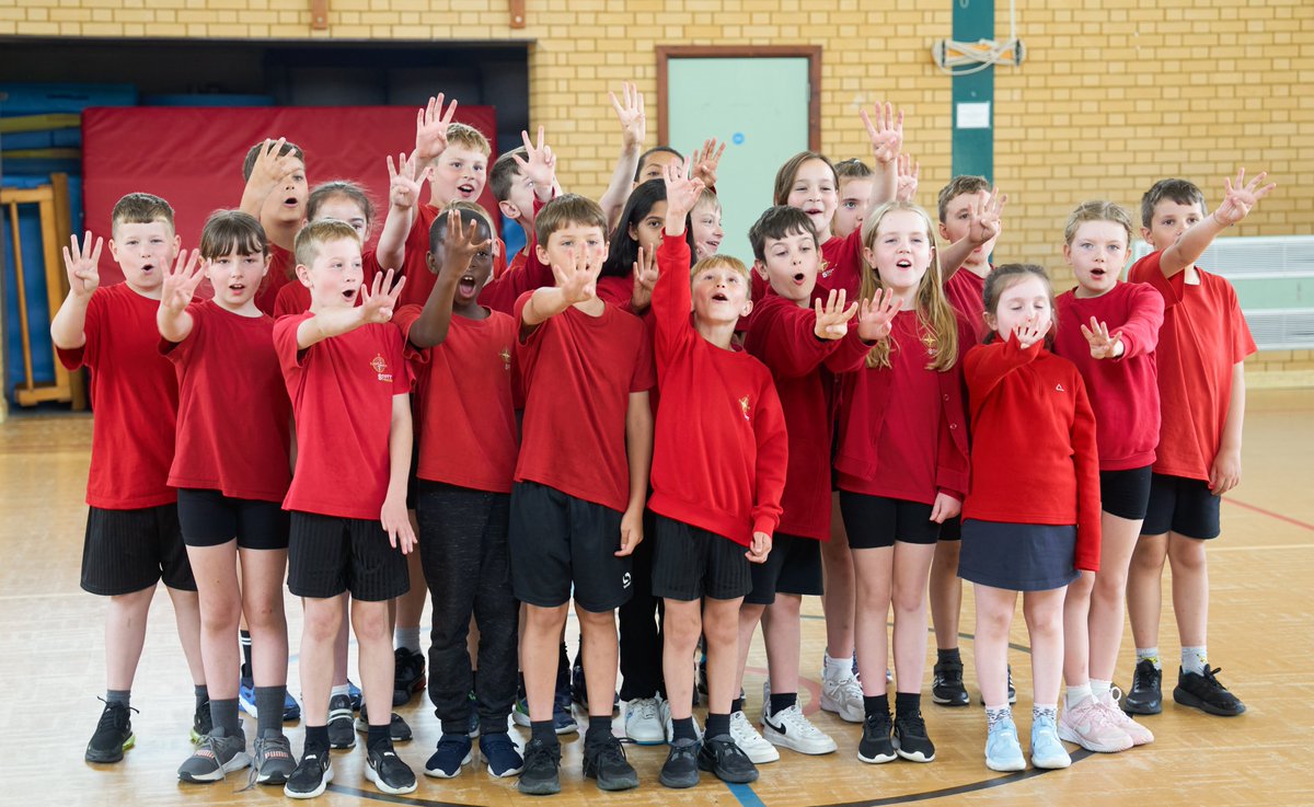 Carrie Washington popped into <a href="/ScottPrimary/">Scott Primary School</a> in #Bedford last week to help bring together their dance piece, ready for their upcoming LEAP Festival #performance. 

Book your #Dance &amp; #Digital Festival tickets: beee-creative-cio.uk/events/leap-sc… 

Thanks to <a href="/phf_uk/">Paul Hamlyn Foundation</a>

📸 Simon Richardson