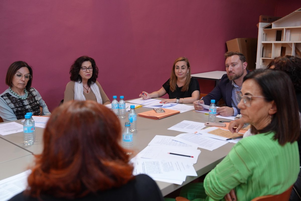 Constituido el Grupo de Trabajo del Plan de Responsabilidad Social Corporativa. 

➡️ El diputado David <a href="/DViuda/">david de la viuda</a> mantiene el primer encuentro de trabajo con los diferentes miembros de las áreas de la institución.

La Diputación impulsa acciones reales en los ámbitos social, de buen