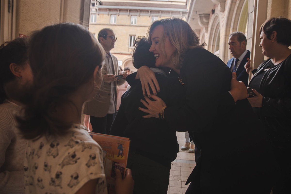 Pilar Alegría (@pilar_alegria) on Twitter photo El <a href="/fgl_paris/">federico_garcia_lorca_paris</a> se creó en 1974. Este curso cuenta con 179 alumnos y 16 docentes.
El centro está adaptado a las necesidades específicas del alumnado, cuenta con actividades como coro o teatro, y tanto la lengua española como la francesa tienen un tratamiento preferente. El <a href="/fgl_paris/">federico_garcia_lorca_paris</a> se creó en 1974. Este curso cuenta con 179 alumnos y 16 docentes.
El centro está adaptado a las necesidades específicas del alumnado, cuenta con actividades como coro o teatro, y tanto la lengua española como la francesa tienen un tratamiento preferente.
