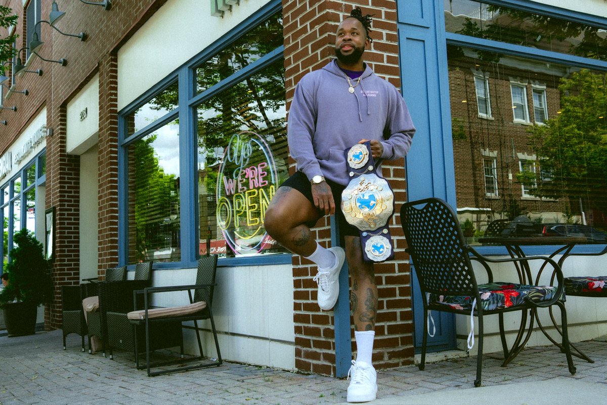 PrettyBoySmooth's tweet photo. “Don’t settle for being the big fish in a small pond. Be the shark who explores the ocean.” 
🦈 🦈 https://t.co/hFJL3SG37Z