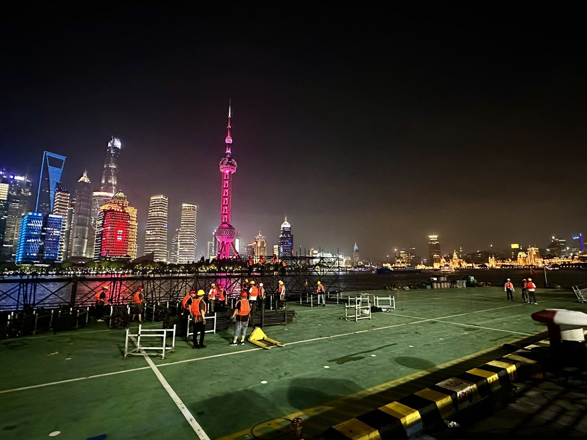 okomesan's tweet image. HADO WORLD CUPのメインステージを船の上に建設中！
今週末、上海で開催します！！