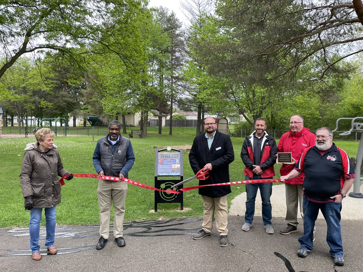 ChuckMICATeam's tweet photo. Congrats to the City of Swartz Creek on the Cosmos in the Creek, Public Spaces Community Places project. @MiPlaceNews @MEDC https://t.co/EOYU8Km8Zk