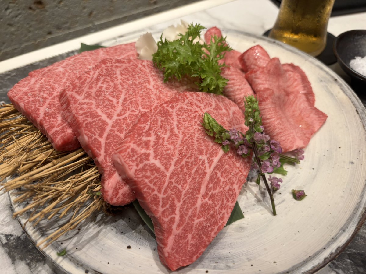 kazuFX10's tweet photo. TECHFXの皆さんと銀座で会食
CXC時代に貢献出来てた事をきっかけにご縁頂きました✨️
素敵なお土産までありがとうございます🙏
#米沢牛上杉銀座本店 https://t.co/lvVCYqs1fH