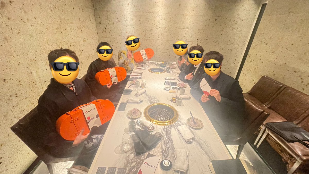 kazuFX10's tweet photo. TECHFXの皆さんと銀座で会食
CXC時代に貢献出来てた事をきっかけにご縁頂きました✨️
素敵なお土産までありがとうございます🙏
#米沢牛上杉銀座本店 https://t.co/lvVCYqs1fH