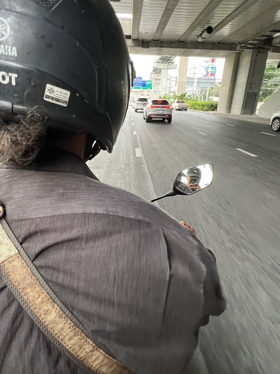 กุแนะนำเพื่อนไปหลายคนและ แอปเรียกรถที่ราคาดีมากกในยุคนี้ TADA เรียกรถไปใกล้ไกลราคาโคตรดี มีรถทุกประเภท แอปนี้แจกส่วนลดบ่อยมาก หลังๆกดใช้อย่างบ่อย ช่วยประหยัดได้เยอะ 👍🏼