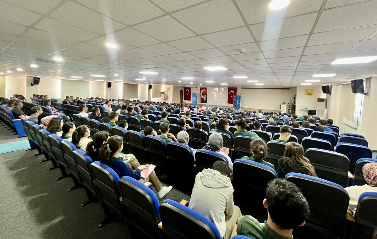 karataytanitim's tweet photo. Üniversitemiz ve Kadınhanı İlçe Milli Eğitim Müdürlüğü iş birliğinde “Yapay Zekâ Çağında İnsan Olmak ve İş Bulmak” seminerini yoğun katılımla gerçekleştirdik.

Teşekkürler Kadınhanı👏👏

@kadinhanimem https://t.co/Q77i84ZNDV