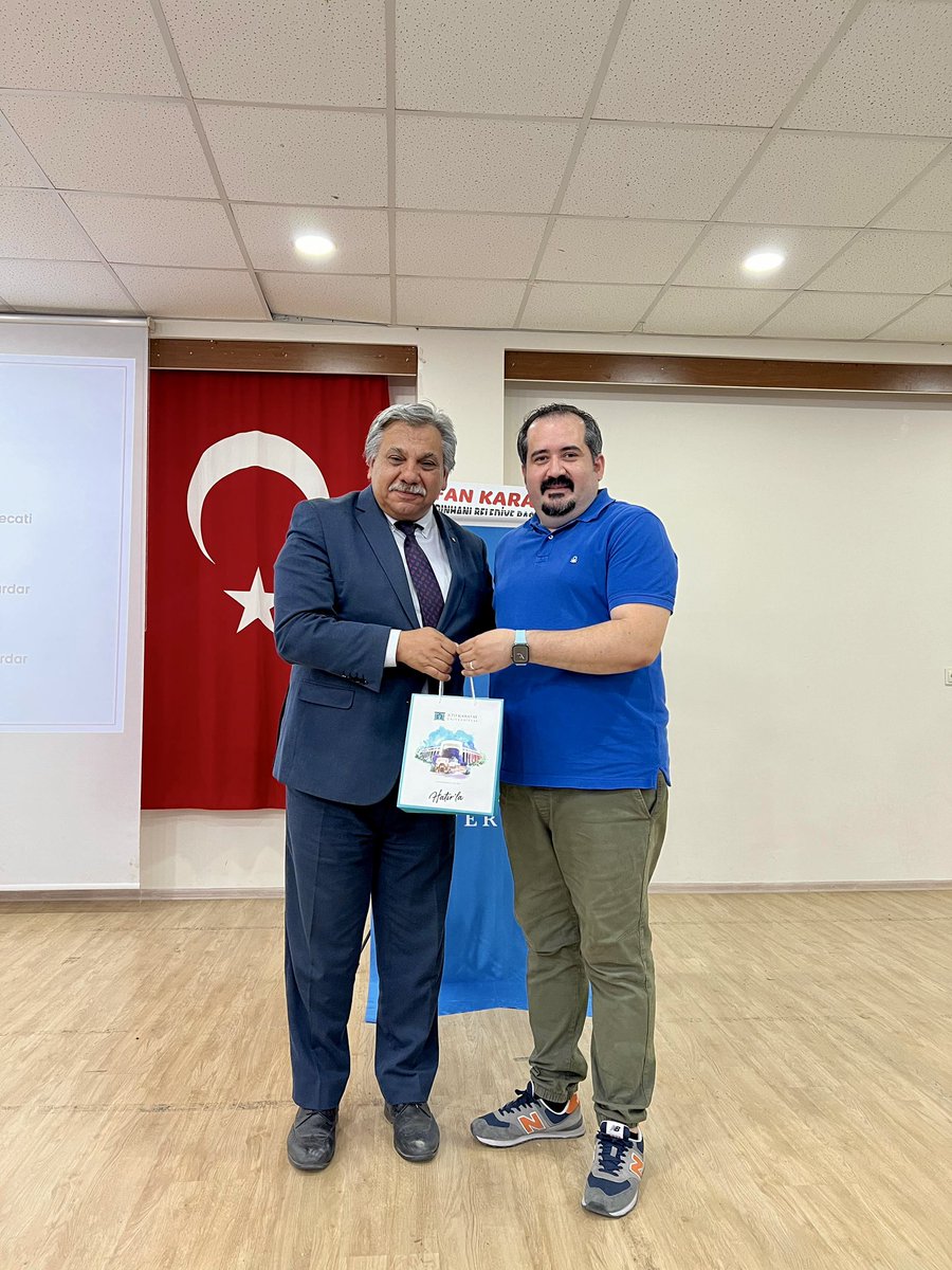 karataytanitim's tweet photo. Üniversitemiz ve Kadınhanı İlçe Milli Eğitim Müdürlüğü iş birliğinde “Yapay Zekâ Çağında İnsan Olmak ve İş Bulmak” seminerini yoğun katılımla gerçekleştirdik.

Teşekkürler Kadınhanı👏👏

@kadinhanimem https://t.co/Q77i84ZNDV