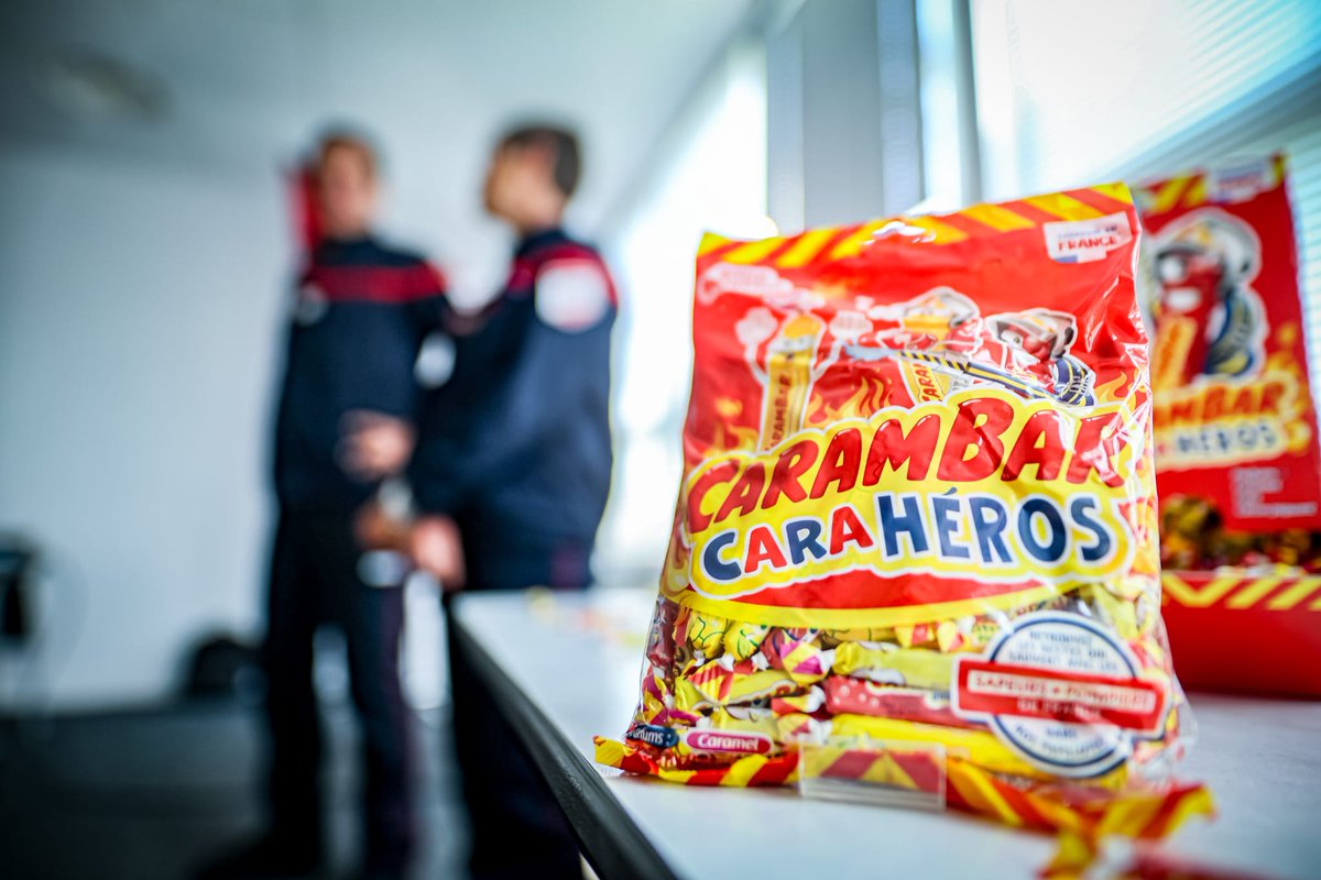 PompiersFR's tweet photo. #Carahéros | On avait hâte de vous l’annoncer…
Carambar s’associe aux sapeurs-#pompiers de France pour créer le Carahéros : le carambar aux bons tuyaux 🧯🍬 https://t.co/w8qCq2AbdY