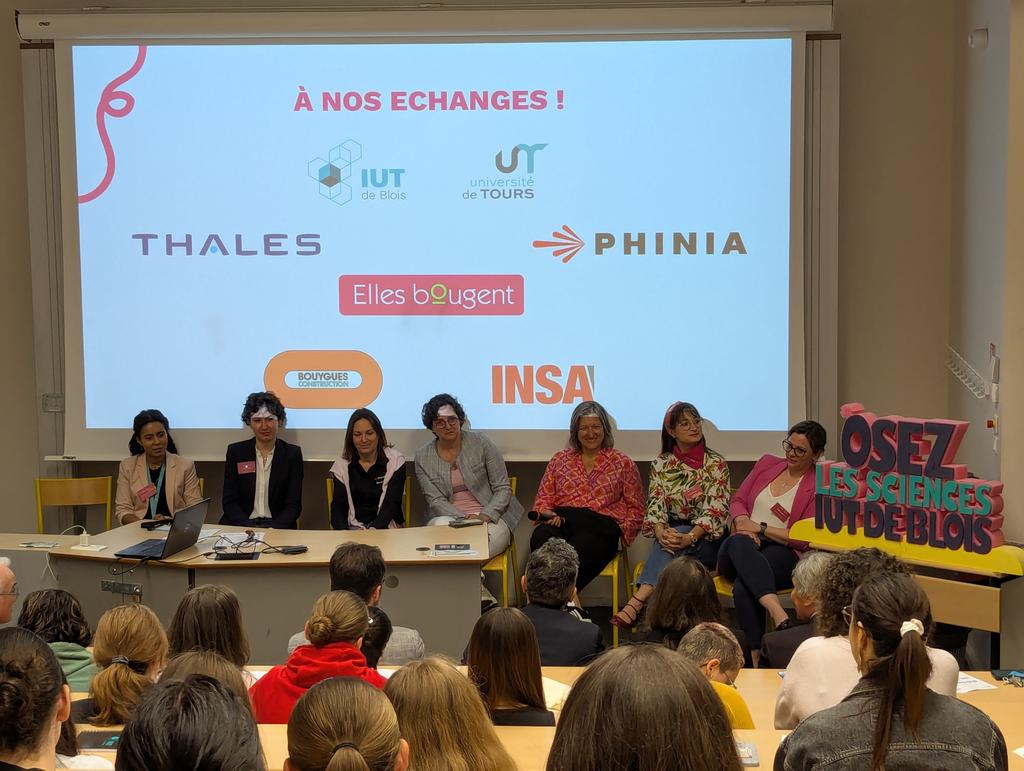 Académie d'Orléans-Tours (@ac_orleanstours) on Twitter photo Ce matin, le recteur <a href="/PhiAgresti/">Jean-Philippe Agresti</a> était à l'événement "Sciences au Féminin" à <a href="/IUTBlois/">IUT de Blois</a>.
Des échanges inspirants avec les marraines de <a href="/Ellesbougent/">Elles bougent</a> sur leurs parcours d'ingénieures et techniciennes🌟
Un rdv 100% féminin pour sensibiliser les lycéennes aux filières scientifiques ! Ce matin, le recteur <a href="/PhiAgresti/">Jean-Philippe Agresti</a> était à l'événement "Sciences au Féminin" à <a href="/IUTBlois/">IUT de Blois</a>.
Des échanges inspirants avec les marraines de <a href="/Ellesbougent/">Elles bougent</a> sur leurs parcours d'ingénieures et techniciennes🌟
Un rdv 100% féminin pour sensibiliser les lycéennes aux filières scientifiques !