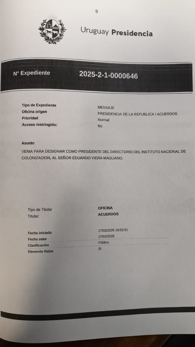 gbianchi404's tweet photo. El Poder Ejecutivo le ocultó información al Parlamento. Aquí, en la propuesta de venia para su designación, no figura que el señor Viera Magliano tiene la calidad de Colono; se votó una venia sin datos relevantes para el ejercicio de la función. Son ustedes los que le mienten al Parlamento y la ciudadanía, nosotros no.