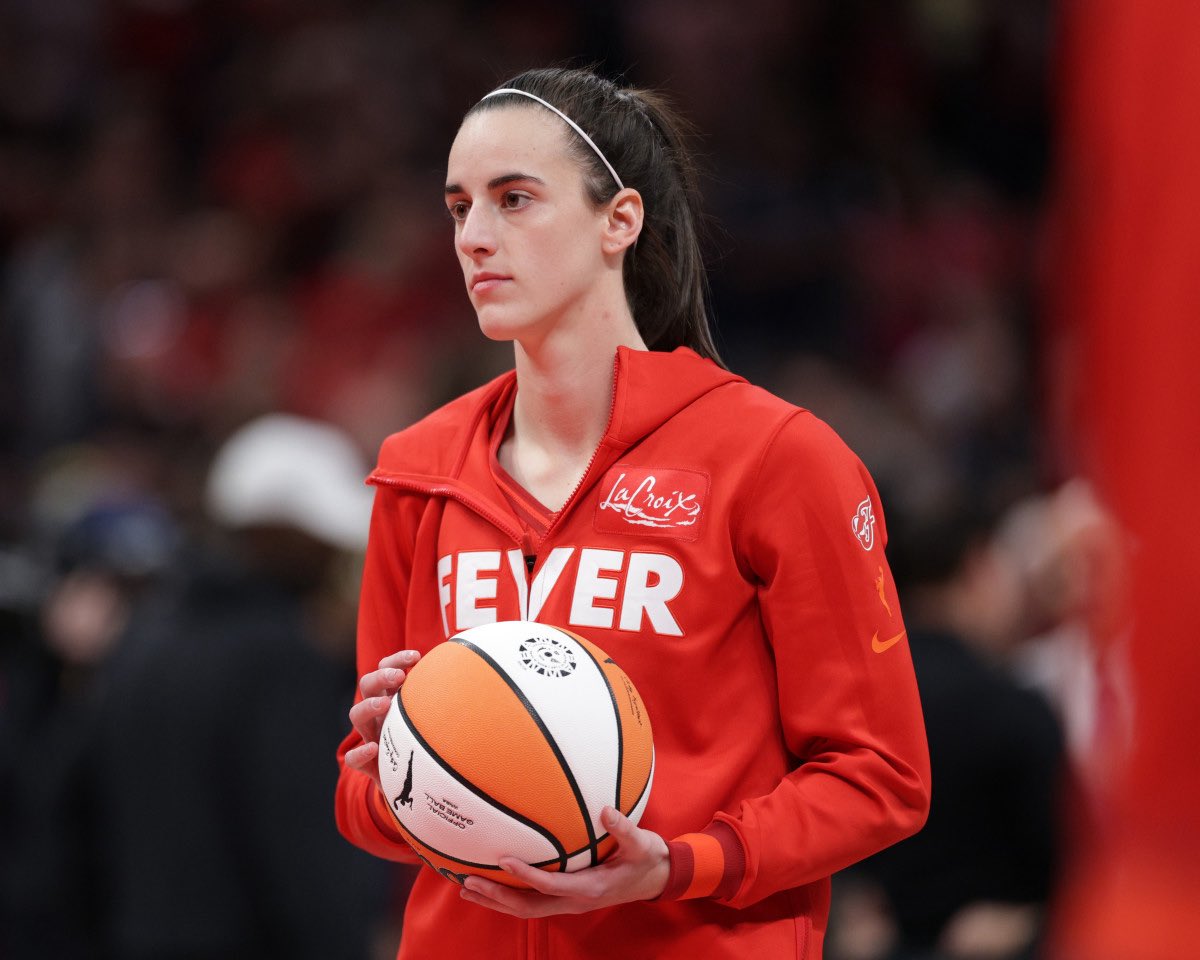 CClarkReport's tweet photo. Only 2 times in WNBA history has a player recorded 45+ points, 20+ assists, and 15+ rebounds across a 2 game span:

Caitlin Clark (July 2024)
Caitlin Clark (May 2025) https://t.co/v7Eg0f8eCX