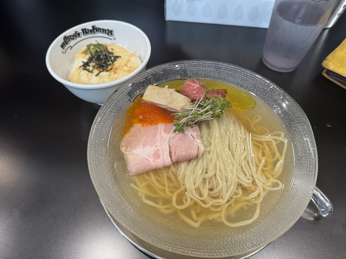 kota1533's tweet photo. menya787さんで
もち姫小麦の冷製トリプル出汁麺
大和芋丼

平日のお昼だから余裕で入れると思ったらまさかの外待ち💦
さすが優良店です🤣

ご馳走様でした♪ https://t.co/4qdzyC6Ufi