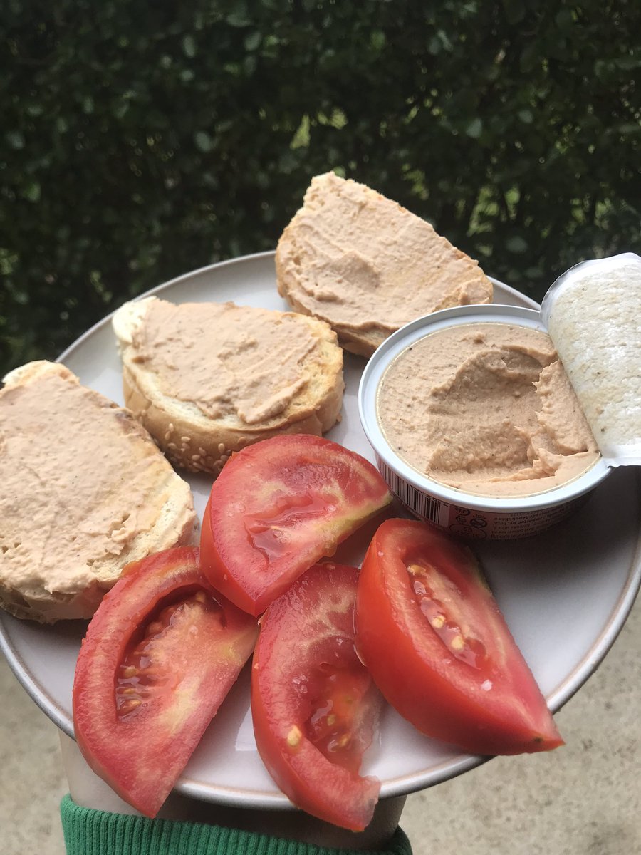 Bukë,argete,patligjon…Sorry for being so Balkanic,but this slaps.
