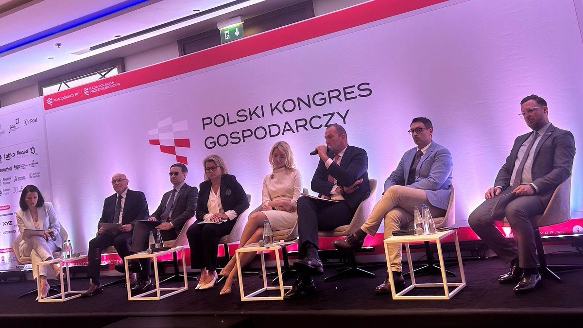 medicalpress.pl (@medicalpresspl) on Twitter photo – Pacjent często nie wie, na co choruje i zostaje sam. Edukacja to fundament – także rodzin pacjentów. Równy dostęp do leczenia to bezpieczeństwo. Wielu pacjentów boi się dziś braków lekowych – podkreślił Marek Kustosz, prezes Fundacji To Się Leczy <a href="/SieLeczy/">Fundacja To Się Leczy</a> #kardiologia – Pacjent często nie wie, na co choruje i zostaje sam. Edukacja to fundament – także rodzin pacjentów. Równy dostęp do leczenia to bezpieczeństwo. Wielu pacjentów boi się dziś braków lekowych – podkreślił Marek Kustosz, prezes Fundacji To Się Leczy <a href="/SieLeczy/">Fundacja To Się Leczy</a> #kardiologia