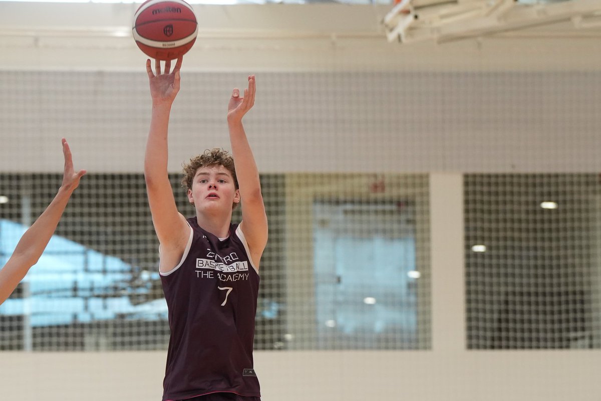 Estamos en los 1/4 Final <a href="/CompeticionFEB/">CompeticionesFEB</a> del #FEBCadeteM2025 tras otras dos victorias [77-57] ante <a href="/RVBaloncesto/">-</a> anoche, y hoy además [57-73] sobre <a href="/bilbaobasket/">Surne Bilbao 😎</a>

Lucas Troels-Smith con importantes actuaciones, doble-doble en el 1º encuentro, y línea de 14-8-7 en el 2º partido.