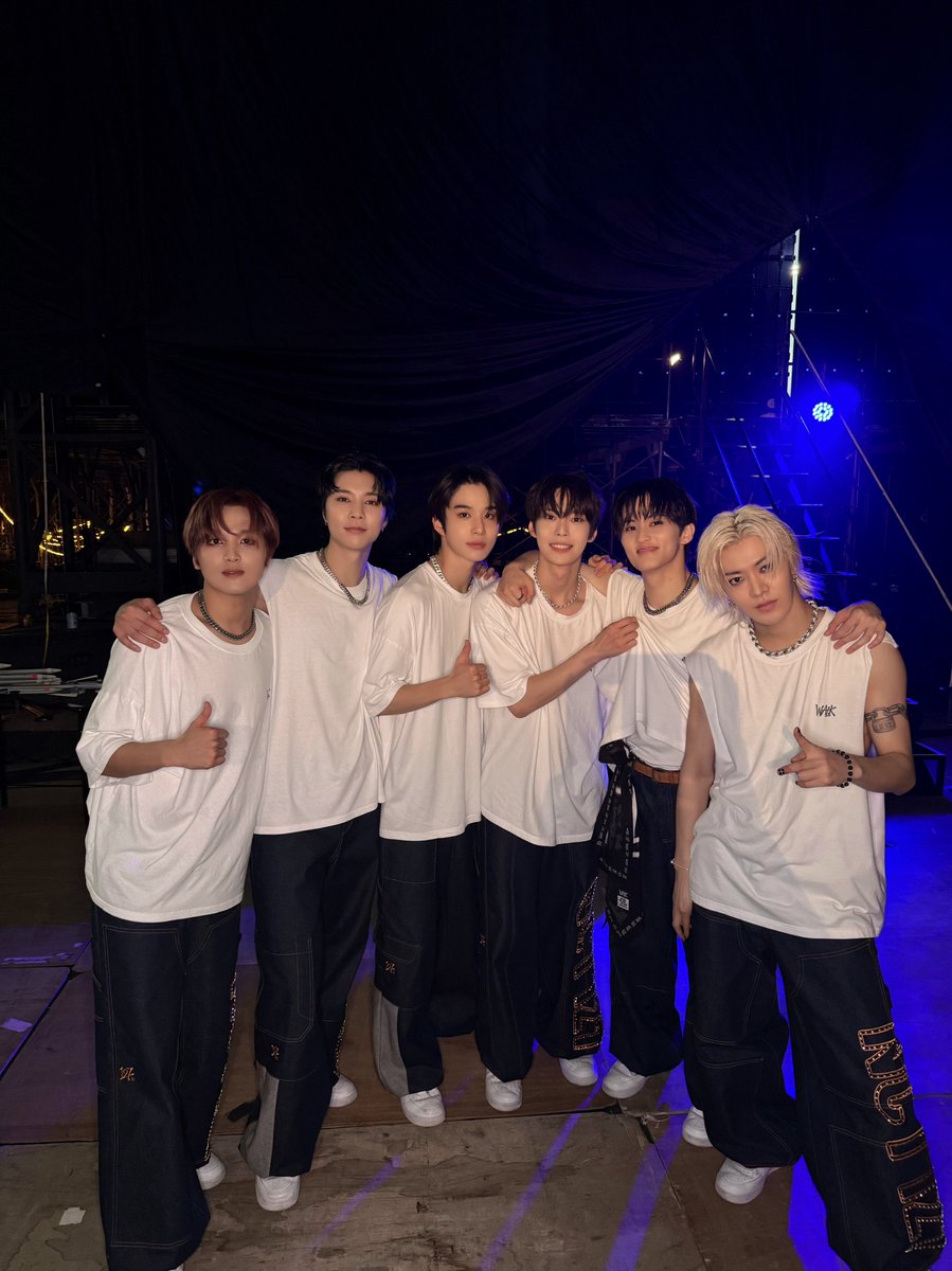 NCTsmtown_127's tweet photo. 시즈니 오늘 행복했나요? 우리칠은 시즈니랑 함께 노래 부르고 춤 추니까 너무 좋았어요! 이제 내일이면 더 모멘텀이 끝나는데, 내일도 후회 없이 행복합시다💚

シズニ、今日は幸せだった？
ウリチルはシズニと一緒に歌って踊れて、本当に楽しかったよ！
いよいよ明日でTHE MOMENTUMも終わっちゃうけど、明日も悔いのないように、思いっきり幸せな一日にしようね💚

#JOHNNY 
#NCT127 #NEOCITY #TOKYO
#NEOCITY_THE_MOMENTUM
#NCT127_NEOCITY_THE_MOMENTUM
#NEOCITY_THE_MOMENTUM_JAPAN
