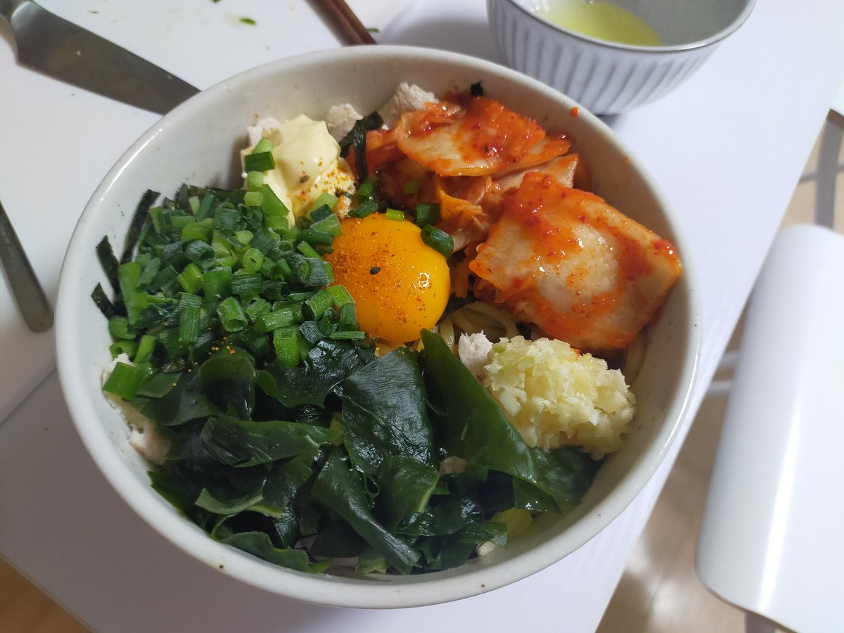 tforce_7171's tweet photo. Ver2
生太麺使用
マヨ追加
刻みニンニク追加
七味追加 https://t.co/LdGJGYehsL