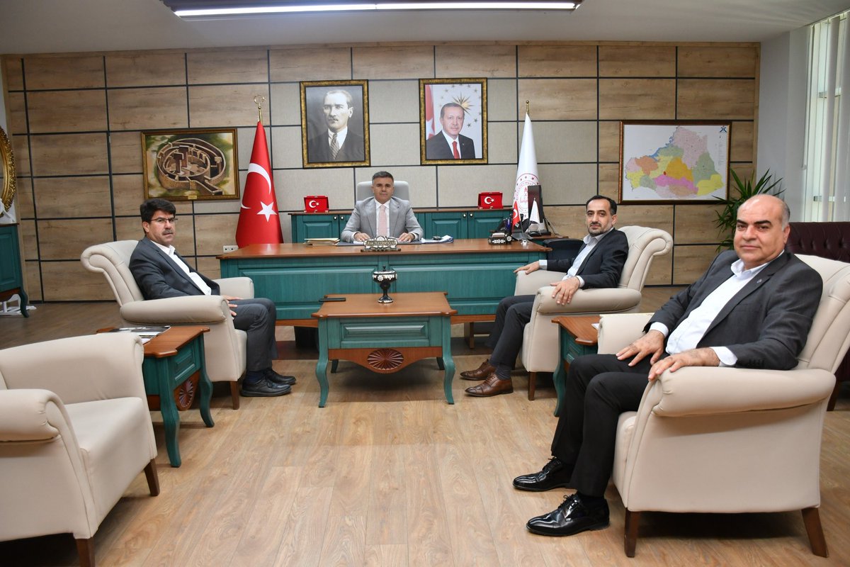 İbrahim COŞKUN (@ibrahimcoskun63) on Twitter photo Memur-Sen ve Eğitim-Bir-Sen Genel Başkan Yardımcımız <a href="/RamazanCakirci/">Ramazan Çakırcı</a> ile İl Milli Eğitim Müdürü <a href="/ASultanoglu63/">Asım SULTANOĞLU</a> 'ü ziyaret ettik.Egitimi ve genel gündemi konuştuk.Müdür beye ilgilerinden dolayı teşekkür ediyor çalışmalarında başarılar diliyorum.
<a href="/_aliyalcin_/">Ali YALÇIN</a> <a href="/ebs1sanliurfa/">EBS Şanlıurfa 1</a> Memur-Sen ve Eğitim-Bir-Sen Genel Başkan Yardımcımız <a href="/RamazanCakirci/">Ramazan Çakırcı</a> ile İl Milli Eğitim Müdürü <a href="/ASultanoglu63/">Asım SULTANOĞLU</a> 'ü ziyaret ettik.Egitimi ve genel gündemi konuştuk.Müdür beye ilgilerinden dolayı teşekkür ediyor çalışmalarında başarılar diliyorum.
<a href="/_aliyalcin_/">Ali YALÇIN</a> <a href="/ebs1sanliurfa/">EBS Şanlıurfa 1</a>