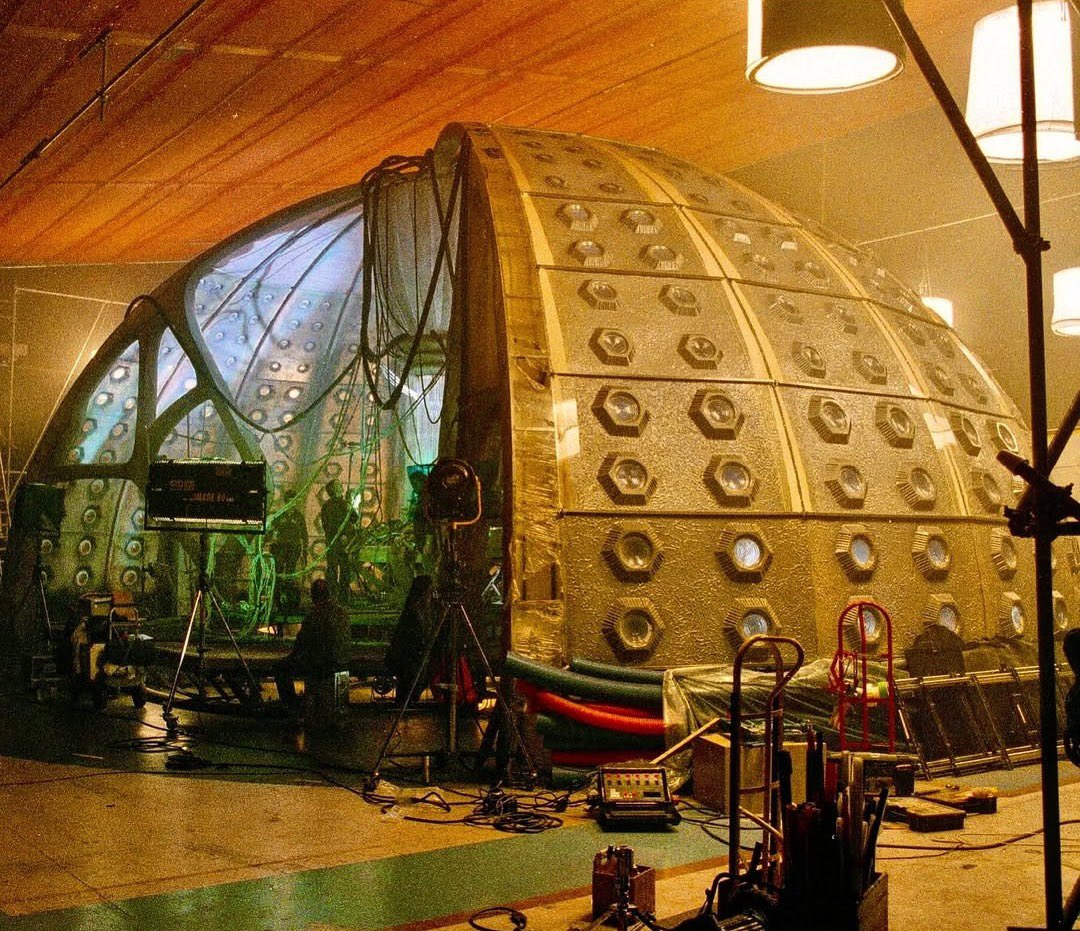 sadcomets's tweet photo. god i love this TARDIS https://t.co/bwyKRKgaVU