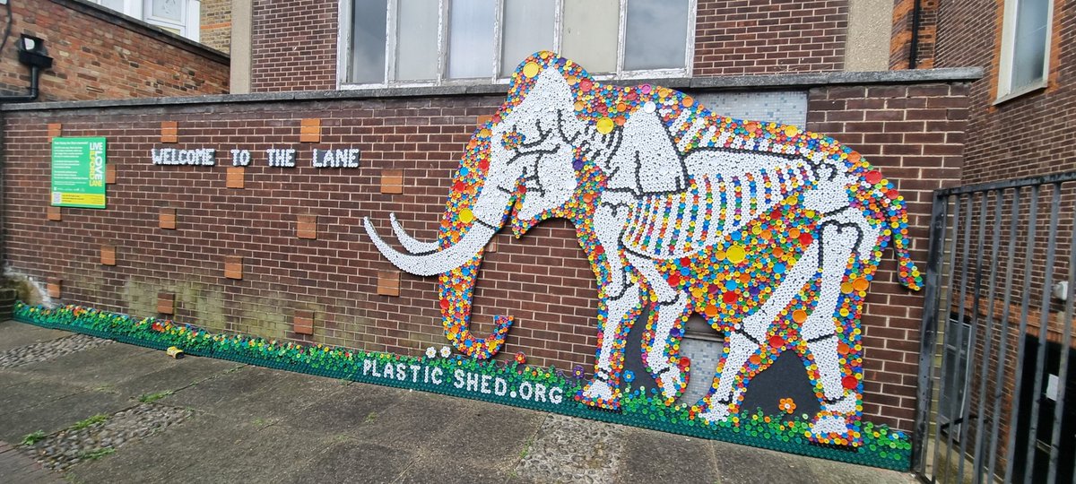 UBSSmuseum's tweet photo. Lot's of Mammoth love in Ilford https://t.co/vNen6RgGP2