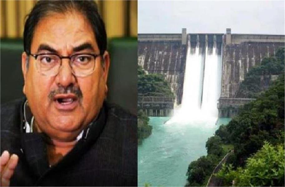 HaryanaKesari's tweet image. 'भाखड़ा का 9 हजार से एक क्यूसेक भी कम पानी नहीं लेंगे' अभय चौटाला ने दी पंजाब बॉर्डर पर पक्के मोर्चे की चेतावनी
#watersdispute @AbhaySChautala #BBMB #Haryana