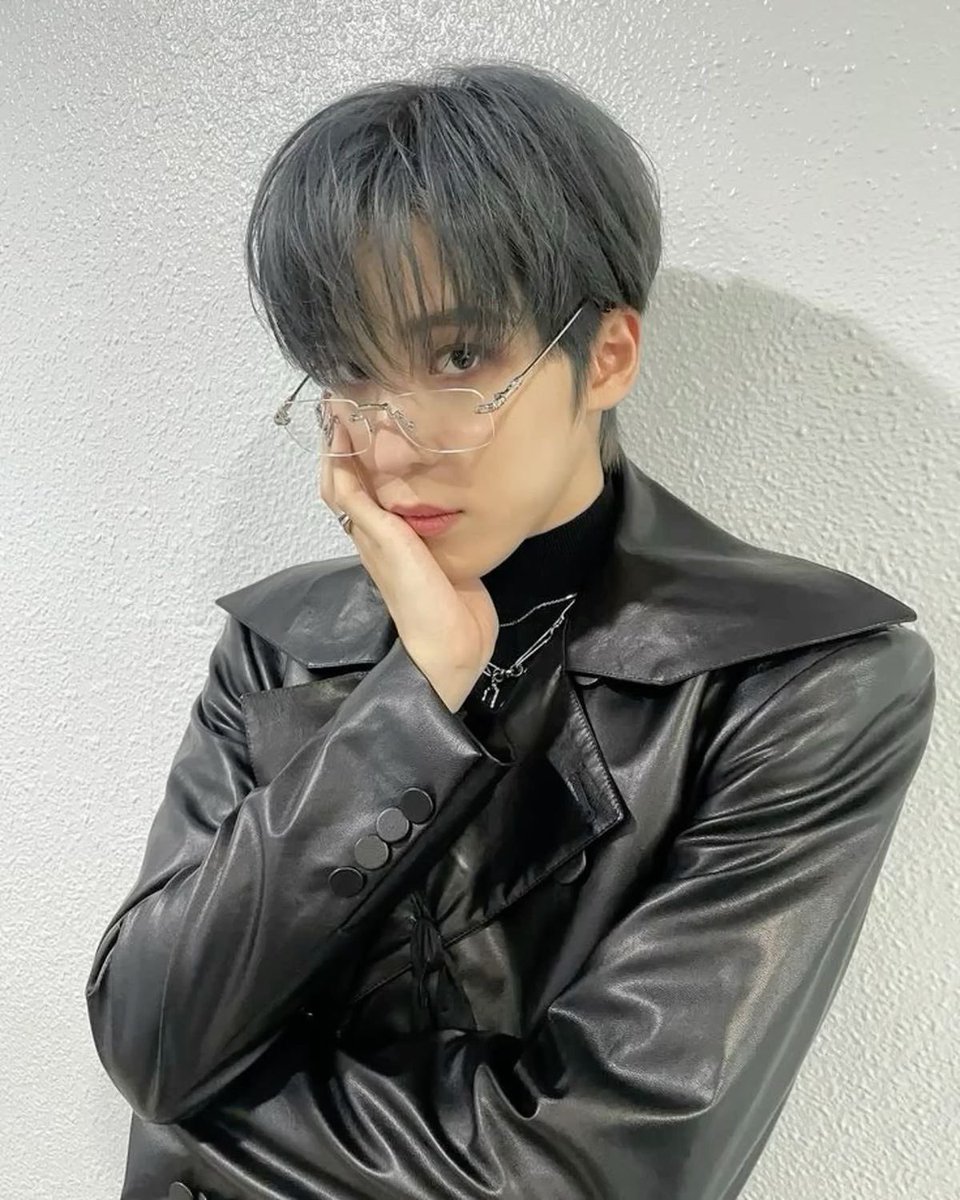 🖤grand slam like tennis🖤

#ATSD #AtinySelcaDay #ATEEZ #에이티즈 #에이티니 #윤호 #YUNHO #ATINY