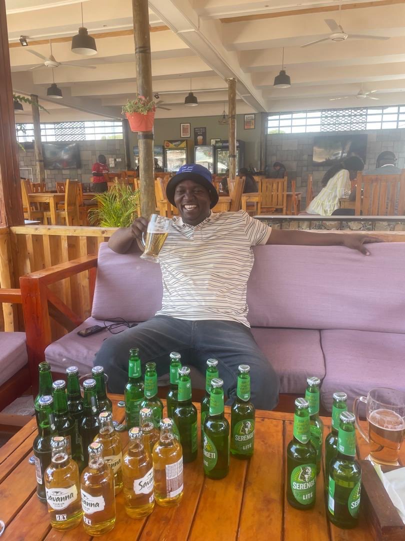 Peter Madeleka (MWIJAKU WA SHERIA) alidisco Chuo Kikuu Mzumbe akaimbilia polisi, baadaye akaanza kusoma tena evening class Chuo Kikuu Tumaini Dar. 

Kapata Uwakili na 'umaarufu' uzeeni ndio maana amekuwa limbukeni hatunzi hata siri za wateja wake.