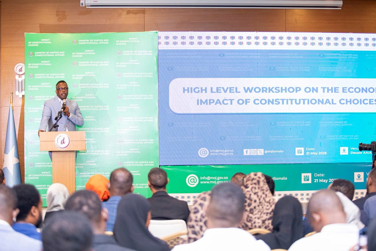 Ministry of Justice and Constitutional Affairs🇸🇴 (@mojsomalia) on Twitter photo H.E. Hassan Macallin, Minister of <a href="/MojSomalia/">Ministry of Justice and Constitutional Affairs🇸🇴</a> emphasized the significance of the Economic Impact of Constitutional Choices Forum as a chance to shape a fair, transparent, and economically sustainable constitution that secures the future of coming generations.
#SomaliaCRP2025 H.E. Hassan Macallin, Minister of <a href="/MojSomalia/">Ministry of Justice and Constitutional Affairs🇸🇴</a> emphasized the significance of the Economic Impact of Constitutional Choices Forum as a chance to shape a fair, transparent, and economically sustainable constitution that secures the future of coming generations.
#SomaliaCRP2025