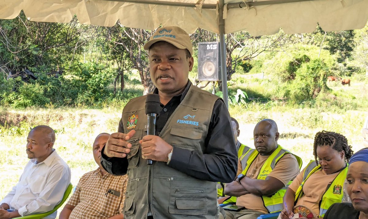 SERIKALI YAANZA ZOEZI LA KULINDA MAZALIA YA SAMAKI ZIWA VICTORIA

Na. Stanley Brayton, WMUV- Mwanza

Serikali, kupitia Wizara ya Mifugo na Uvuvi (Uvuvi), imezindua Rasmi zoezi la kulinda Mazalia ya Samaki kwa kuweka maboya 32 kwenye mipaka ya maeneo maalumu yaliotengwa, kama