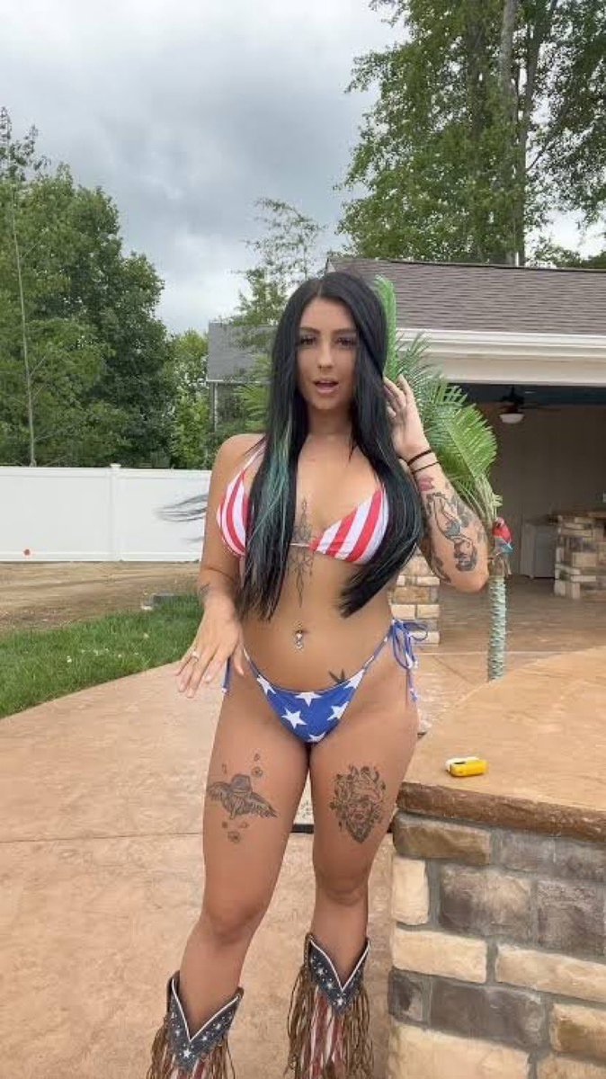 indianaii25's tweet photo. Repost if you like a curvy girl with a nice Punnani💦🍆🔥 https://t.co/MEava9B2S8