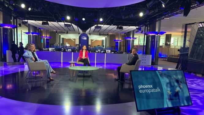 phoenix (@phoenix_de) on Twitter photo #europatalk | Wie reagieren die EU-Länder auf die Gaza-Pläne Israels? Darüber diskutiert Ines Arland mit <a href="/hildebentele/">Hildegard Bentele</a> @eppgroup und Martin <a href="/schirdewan/">Martin Schirdewan</a> @LEFT_EU.
Jetzt LIVE: youtube.com/live/-mwpbnDvj… #europatalk | Wie reagieren die EU-Länder auf die Gaza-Pläne Israels? Darüber diskutiert Ines Arland mit <a href="/hildebentele/">Hildegard Bentele</a> @eppgroup und Martin <a href="/schirdewan/">Martin Schirdewan</a> @LEFT_EU.
Jetzt LIVE: youtube.com/live/-mwpbnDvj…