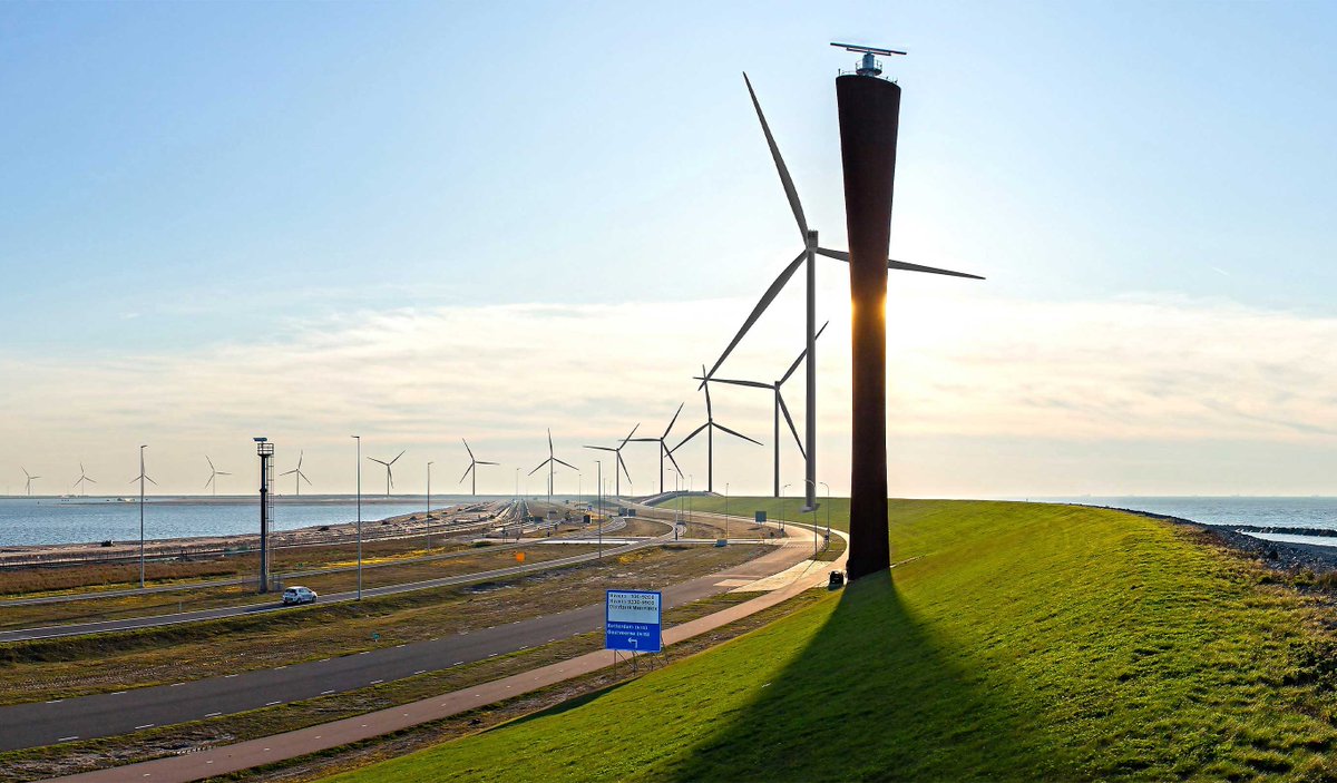 Ons ministerie brengt voor de tiende keer het duurzaamheidsverslag uit. Sinds 2015 is onze CO2-uitstoot meer dan gehalveerd. En door windmolenpark Maasvlakte 2 zijn we vanaf 2024 klimaatneutraal op groene stroom. Meer informatie: nieuwsienw.nl/home_old171714…