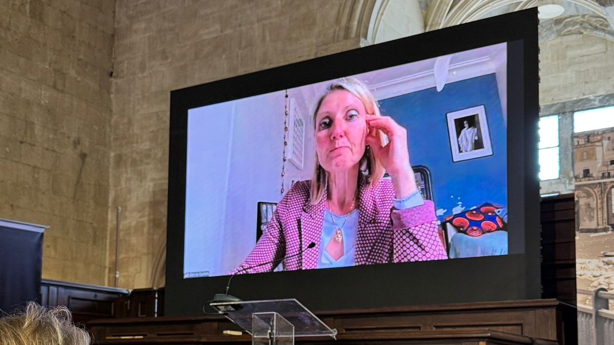 ASviSItalia's tweet photo. Glenda Quintini @OECD: L’indagine sulle competenze degli adulti, uscita in dicembre, mostra che l’Italia é sotto la media OCSE in literacy, numeracy e problem solving adattivo e che le importanti differenze tra gruppi socio-demografici si sono accentuate dal 2013. #moltodavicino #festivalsvilupposostenibile