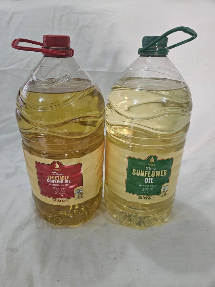 debankies_ent's tweet photo. 5l Vegetable and sunflower oil available 

Send a dm or click link in bio to order 

#pagesbydamicommerce https://t.co/nNxSOVLatE