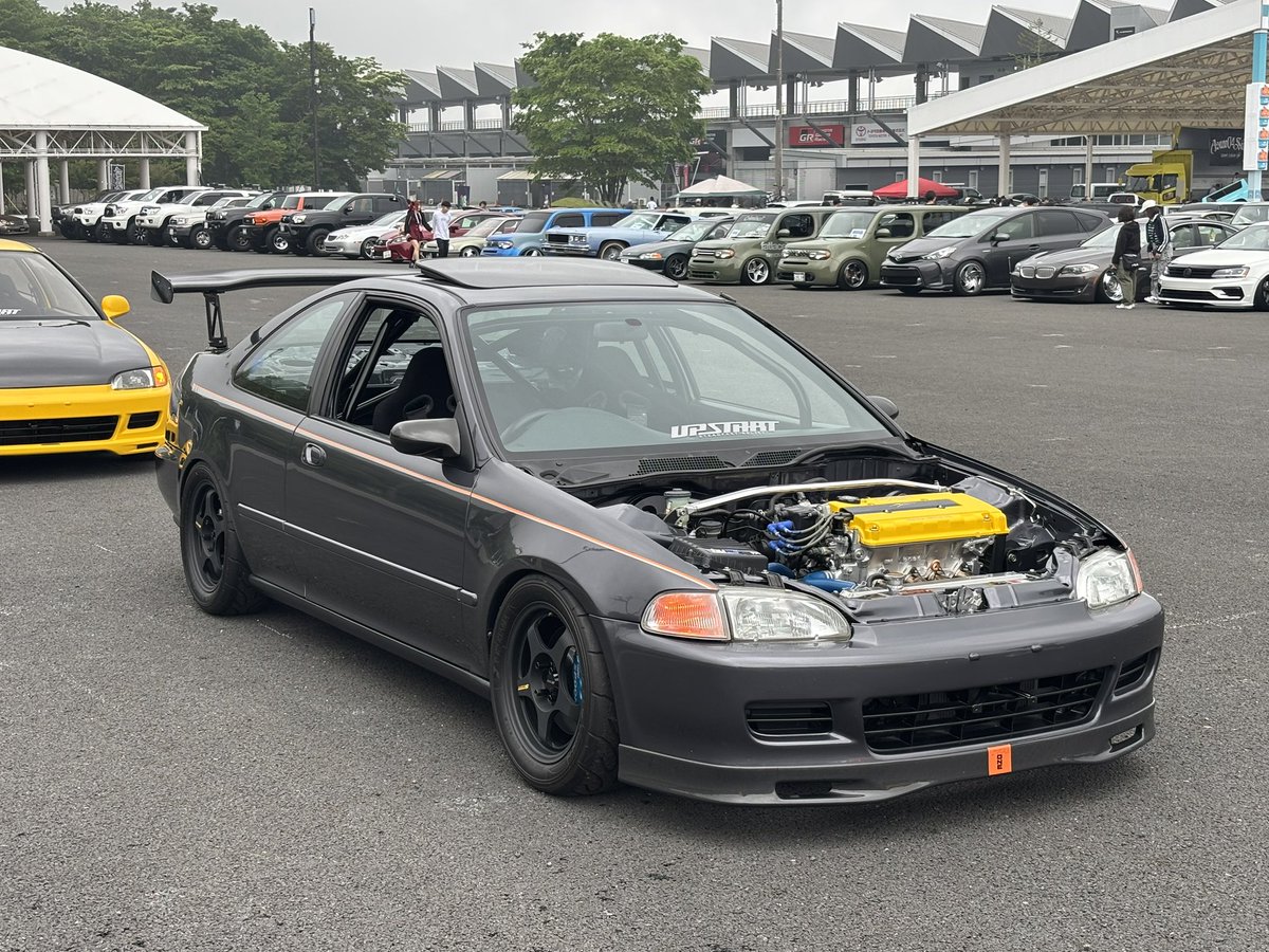 2025年はサンルーフを移植しました。
エンジンルームも綺麗にしていただきました。
子供も産まれました。
イベントにもガンガン出ていきたいです。
carflix楽しかった！