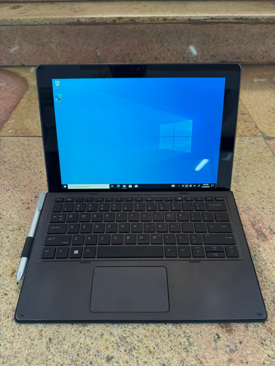 ropcheru_'s tweet image. HP Pro X2 612 G2
⚙️ Intel Core i7 7th Gen
💾 8GB RAM | 256GB SSD
🖥️ 12&quot; FHD Touchscreen
🔄 Detachable 2-in-1 Design
✍️ Stylus Pen 
📸 Front &amp;amp; Rear Camera
🔌 USB-C + USB-A + microSD
💼 Lightweight &amp;amp; Portable
💰 Price: KSH 33,999
📞 Call/WhatsApp: 0703674411
#LaptopDeals #HPProX2