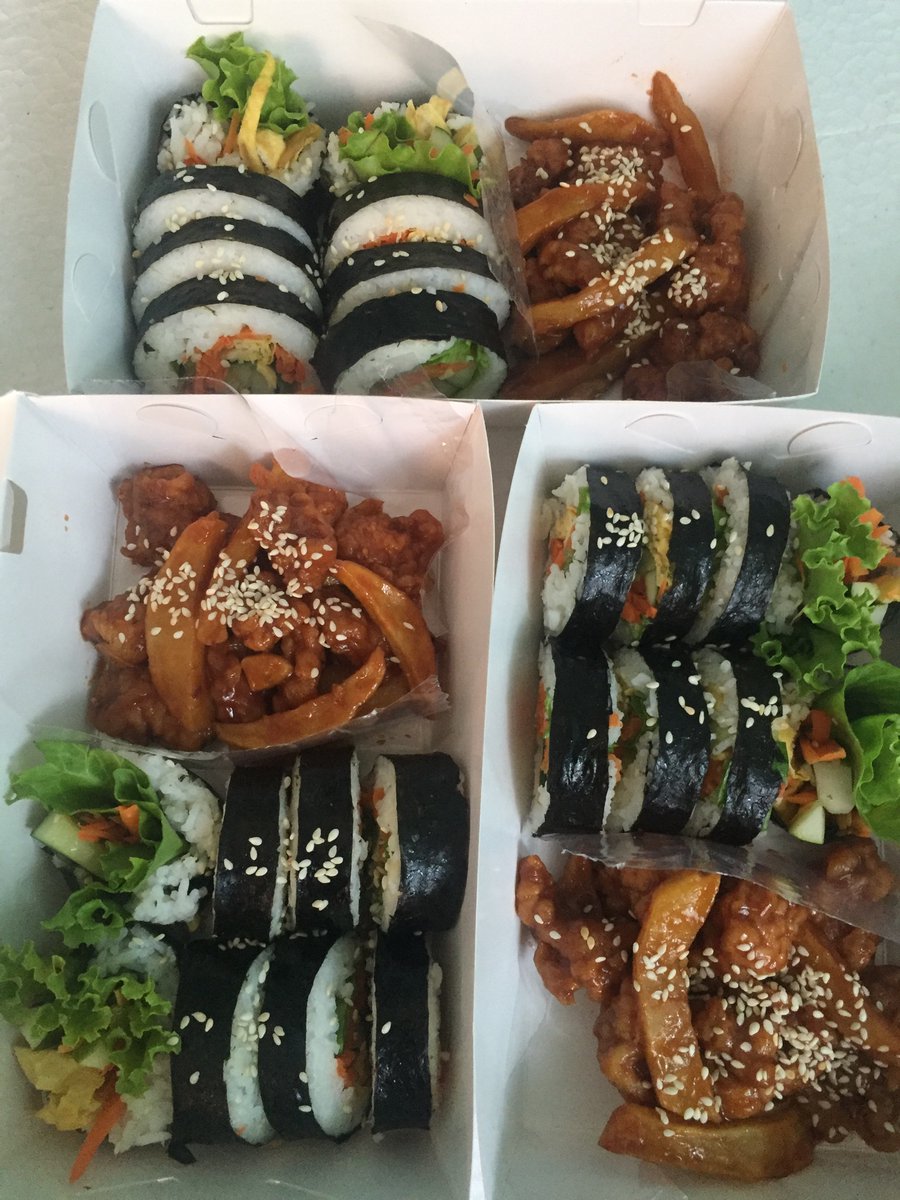 Malam 🌙✨yg mau kimbab masih bisa order yaa untuk besok, ready jam 12 yaa yg mau bisa lngsung dm aku💕