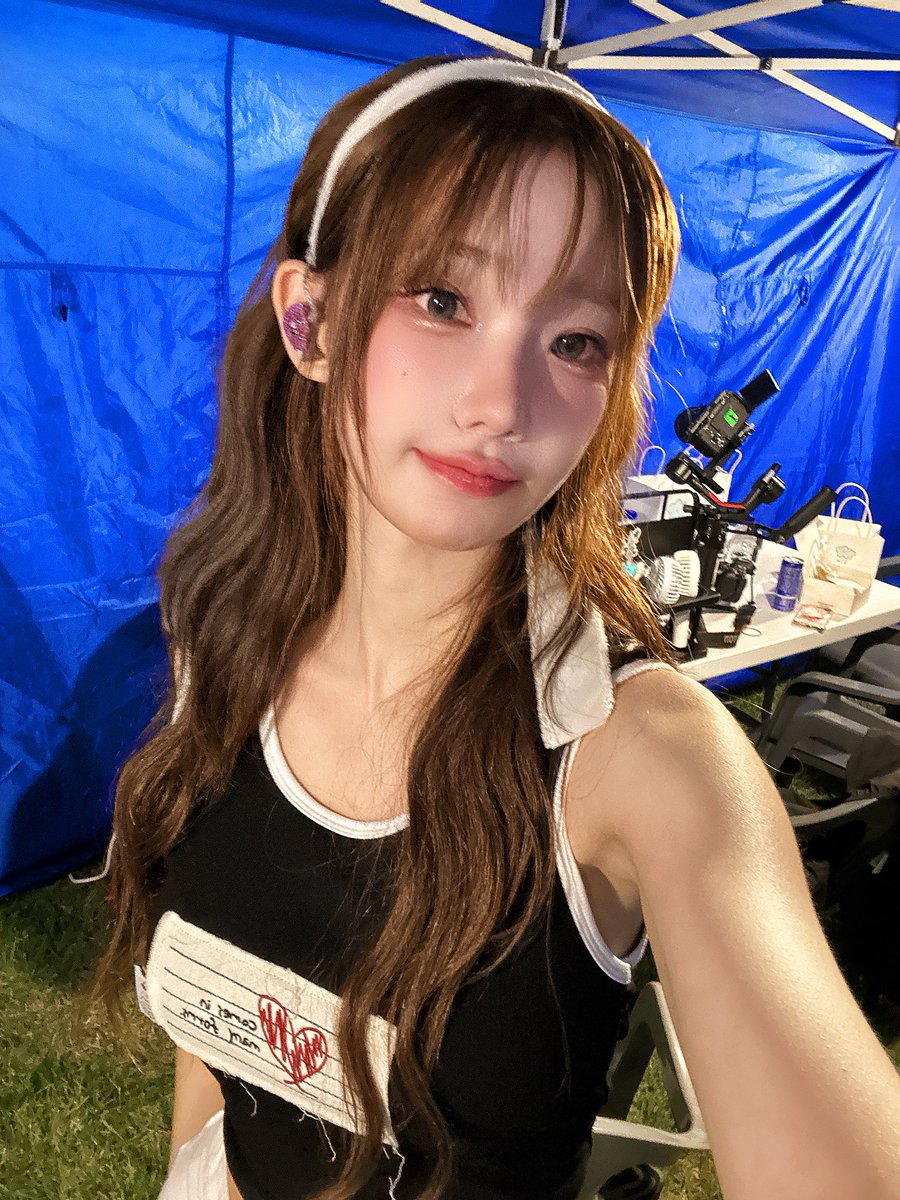 @Weekly_QWER: May,21,2025 Magenta naver fancafe post Genta is on way to the next festival Did you see the Gentube upload today? hehe It's so hot right now that I'm tying my hair up hehe I'll go see you with a different hairstyle You worked hard today too hehe #QWER #MAGENTA #마젠타…