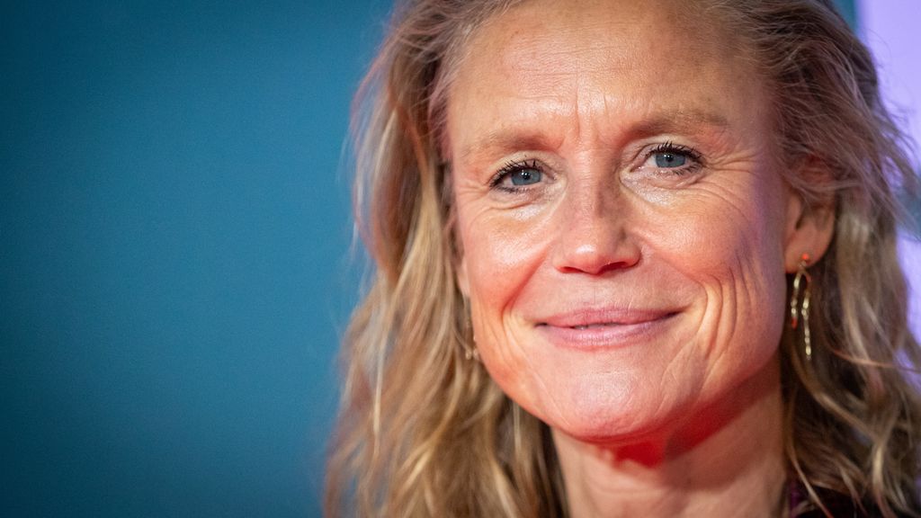 DylanDane6's tweet image. Uitgekotst door de kijker die met gierende banden vertrok van NPO1 zodra deze extreen linkse propaganda begon!
We kunnen het missen als kiespijn🙋♀️🙋🙋♂️
Sophie Hilbrand weg als presentator bij Bar Laat nos.nl/l/2568168 via @NOS