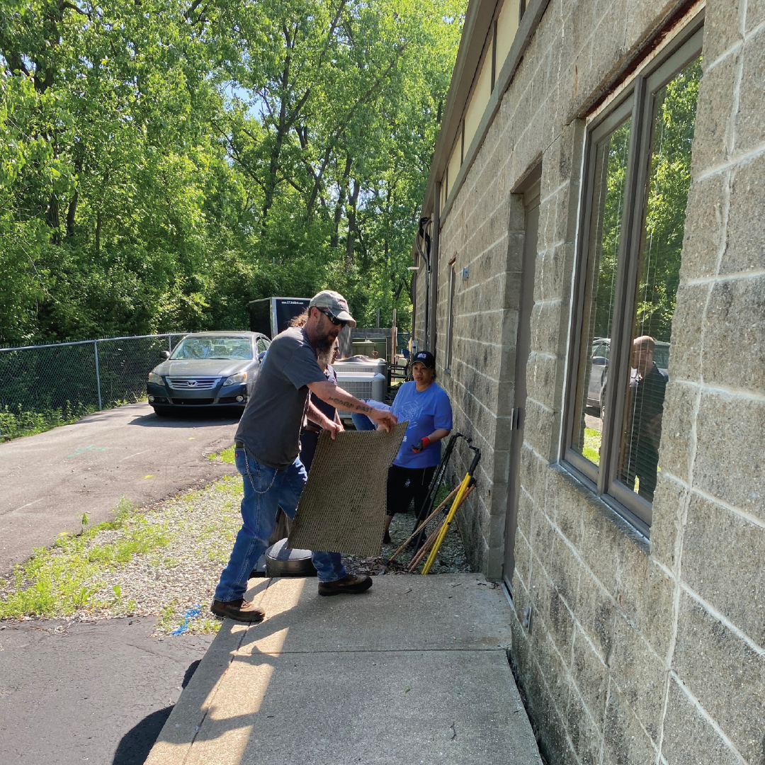 The VS Indianapolis team came together to spruce up the exterior of the building and enjoyed delicious BBQ after! Thank you everyone for your hard work, our building is looking great for summer.

#workhard #cleanup #teamwork