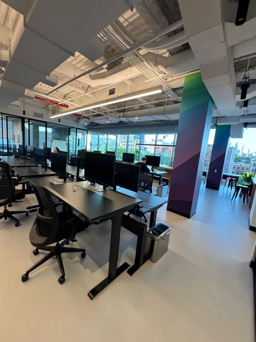 lucasatspace's tweet image. Checked out the Solana Skyline NYC (@SolanaSkyline) yesterday.
Super clean vibe. Builders, energy, and that kind of atmosphere that makes you want to lock in and build all day.🤩
#solana #solanaNYC