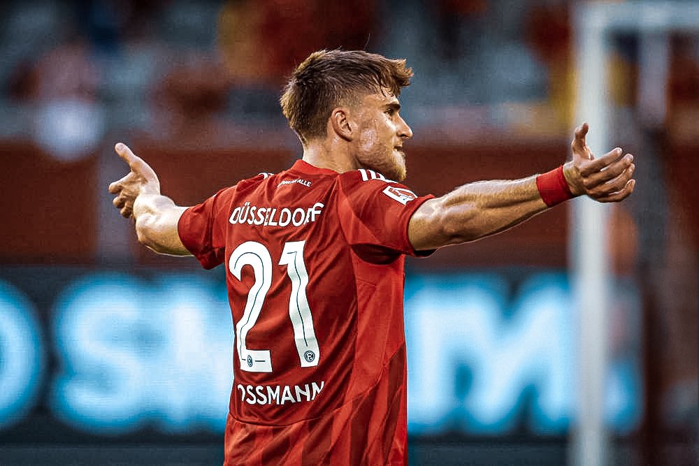 Liebe Fortuna-Fans,

ich wollte mich mal persönlich bei euch melden. Seit meiner Verletzung im Februar war es für mich eine wirklich harte Zeit – körperlich, aber vor allem auch mental. Es ist nicht leicht, von außen zuschauen zu müssen, wenn man eigentlich alles geben möchte für