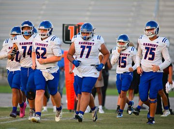 The Hogs of Harmony with QB1. Going to be a great season. Hogs been working hard and they are hungry. Don't miss out on these kids we have here on Arthur J Gallagher Blvd <a href="/HHSLonghornsFB/">Harmony Longhorns Football</a>