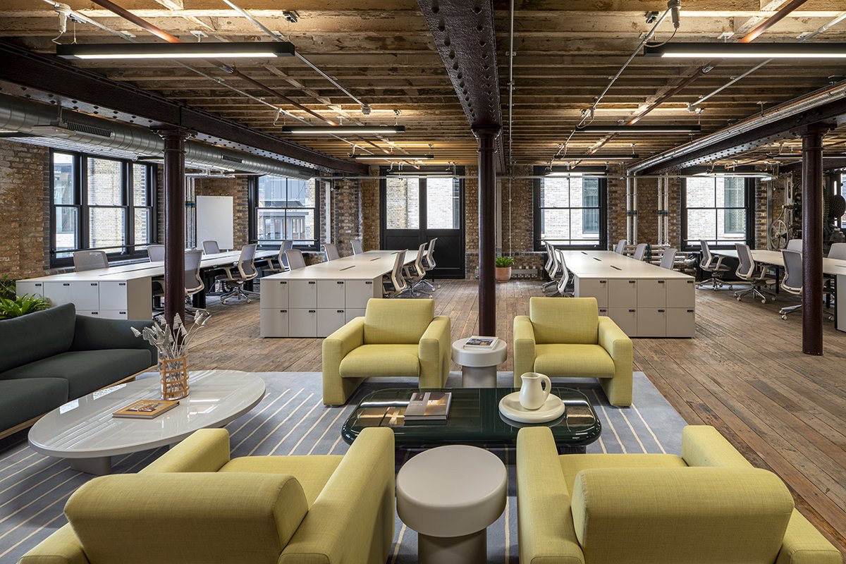 The Nicholls &amp; Clarke site rises from the silhouette of a Victorian warehouse &amp; blends unique historic character with exciting new design. I was commissioned to #photograph the #architecture &amp; #interiordesign. For more info &amp; #photos –
jonathanbanks.co.uk/news/norton-fo…
#architect #design