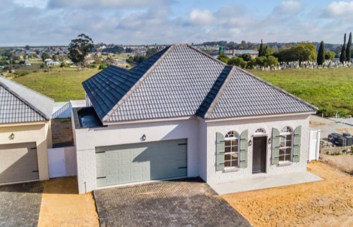 Thedivi11's tweet photo. Beautiful French Quater House for sale in Hopefield Western Cape 2.1 Million excluding Vat 🙏🏽 contact Divan 0649693742 #DreamHome #house #property #Everyone #BuyNow #designerhome https://t.co/XYOSDuBWnZ