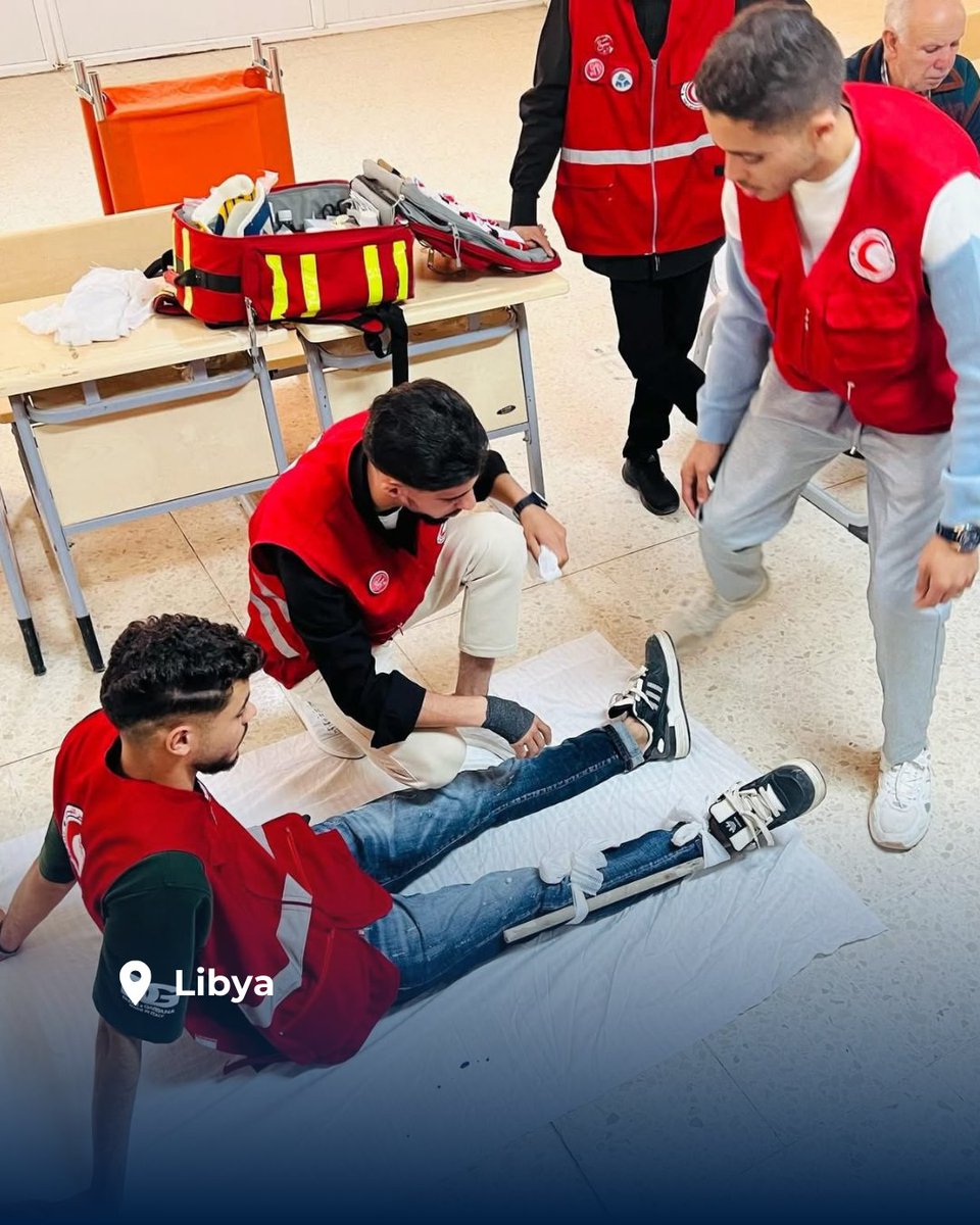 IFRC_MENA's tweet image. As part of its ongoing commitment to community empowerment, the Tripoli branch of the @LibyaRC took part in an event organized by the Student Union of the Faculty of Pharmacy at the University of Tripoli.

The team delivered a series of awareness and training workshops for…