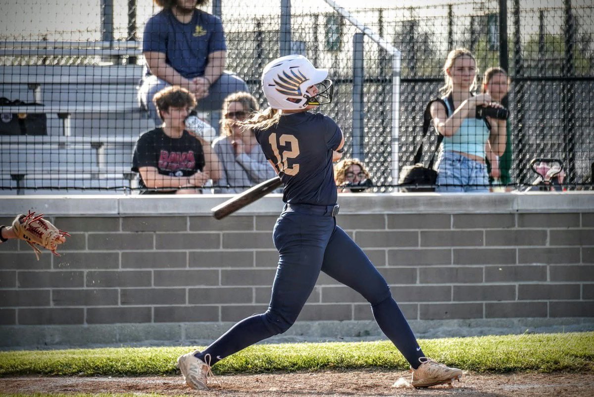 dchs_softball's tweet photo. It’s SENIOR NIGHT 🥎
Come out and support our senior and her Lady Hawk teammates vs conference foe Franklin Community 6:00PM with senior recognition before the first pitch! #12 #Catcher #LeftFielder @chloeemillerr12 https://t.co/28nDk7oRh9