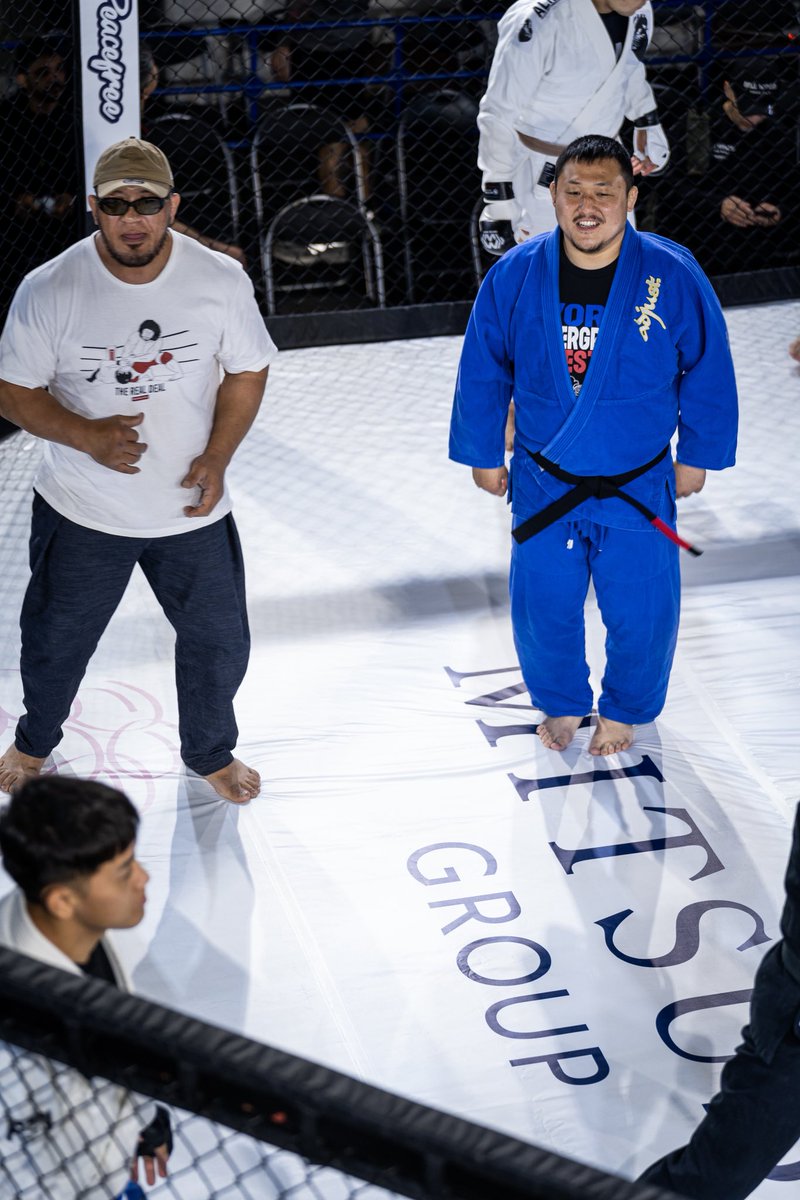romancombat's tweet photo. Behind the scenes of ROMAN2.
ローマン2の舞台裏
#関根秀樹 Hideki Sekine
#田馬場貴裕 Takahiro Tababa
Photo©️Akiko Sekiguchi
#ROMAN格闘技 #roman2
#rootsofmartialartsnetwork
#VALETUDO #関根シュレック秀樹 https://t.co/GFb7NL2Zk7